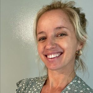 Meet your Posher, Caroline